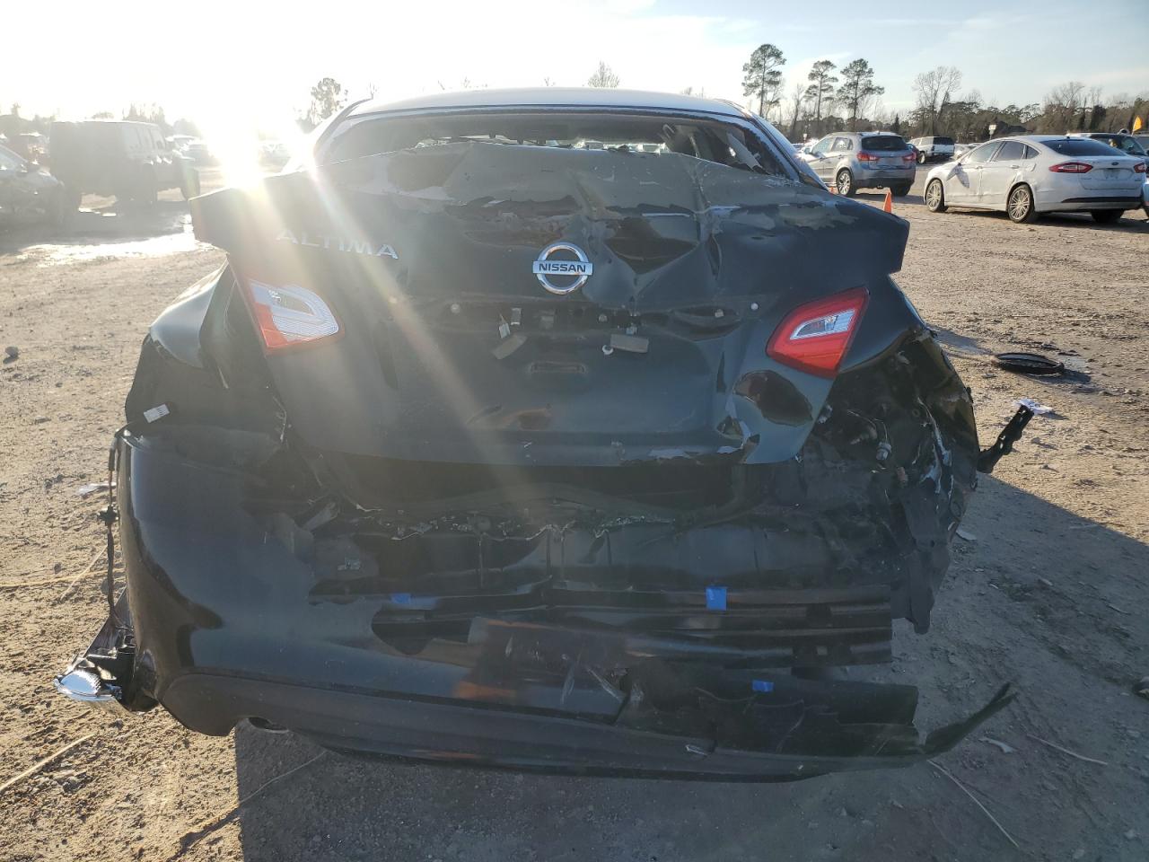 2016 Nissan Altima VIN 1N4AL3AP6GN379176 Copart auction photo, rear end / minor dent/scratches damage thumbnail 6