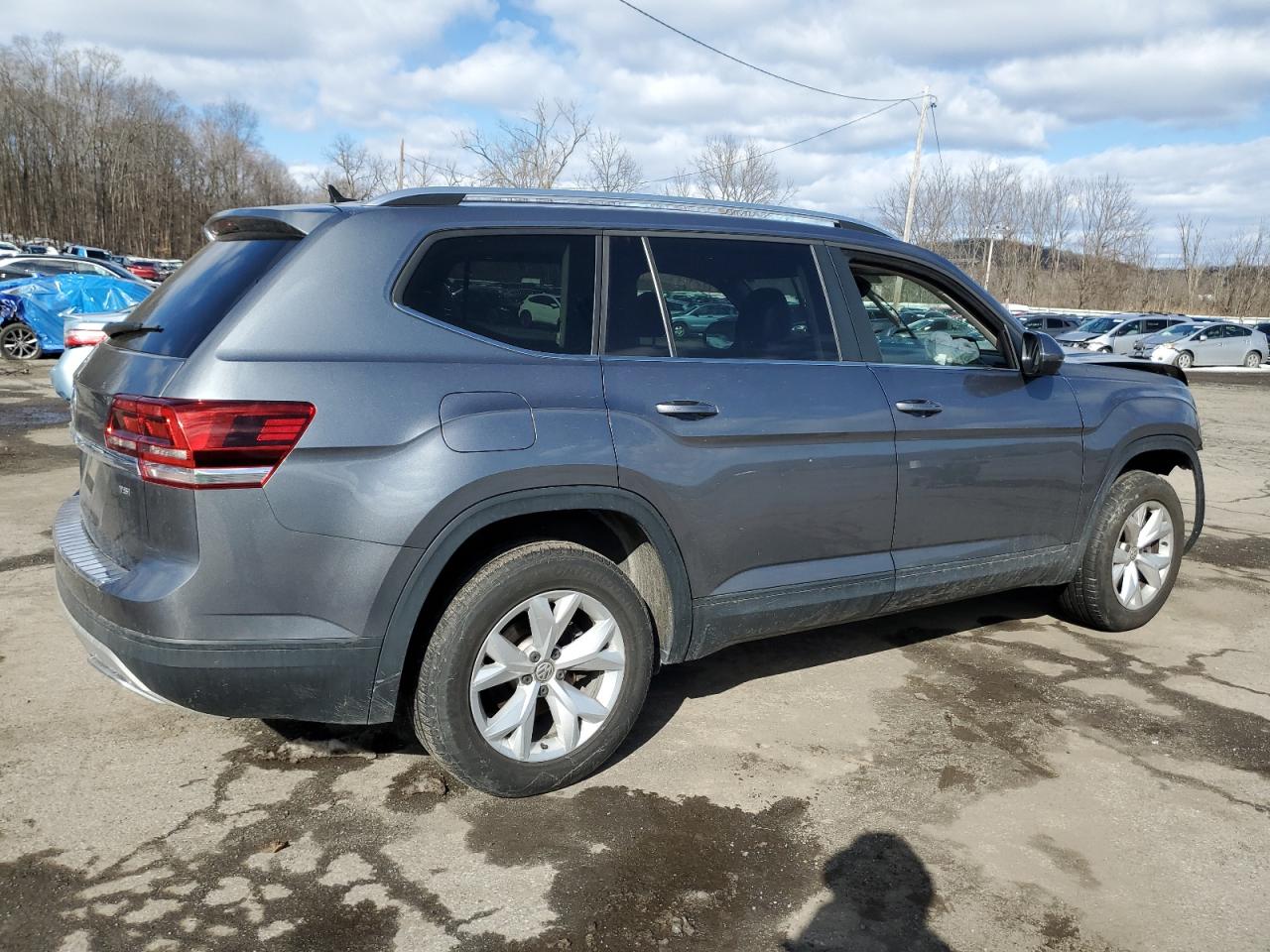2018 Volkswagen Atlas VIN 1V2CP2CA0JC599537 Copart auction photo, front end / minor dent/scratches damage thumbnail 3