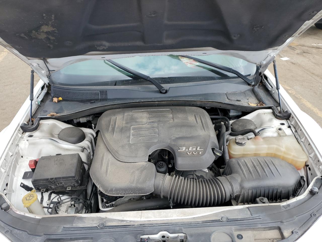 2018 Chrysler 300 VIN 2C3CCAGG6JH149639 Copart auction photo, burn damage thumbnail 11