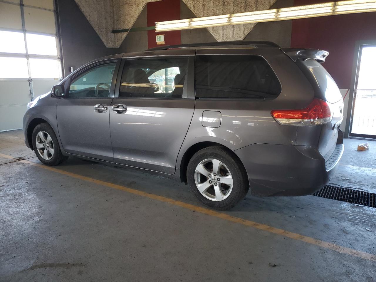2013 Toyota Sienna VIN 5TDKK3DC6DS338885 Copart auction photo, front end / side damage thumbnail 2
