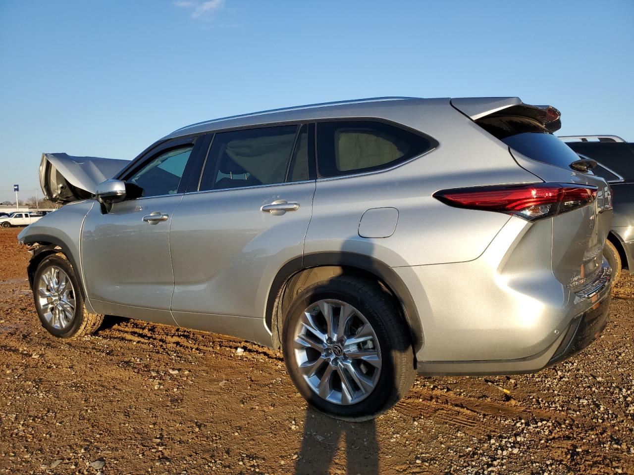 2021 Toyota Highlander VIN 5TDYZRAH5MS064541 Copart auction photo, front end damage thumbnail 2