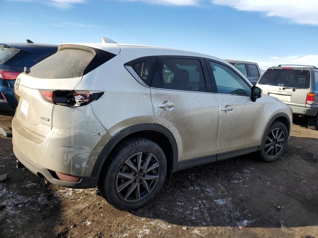 2018 Mazda CX-5 VIN JM3KFBDMXJ0392736 Copart auction photo, front end / side damage thumbnail 3