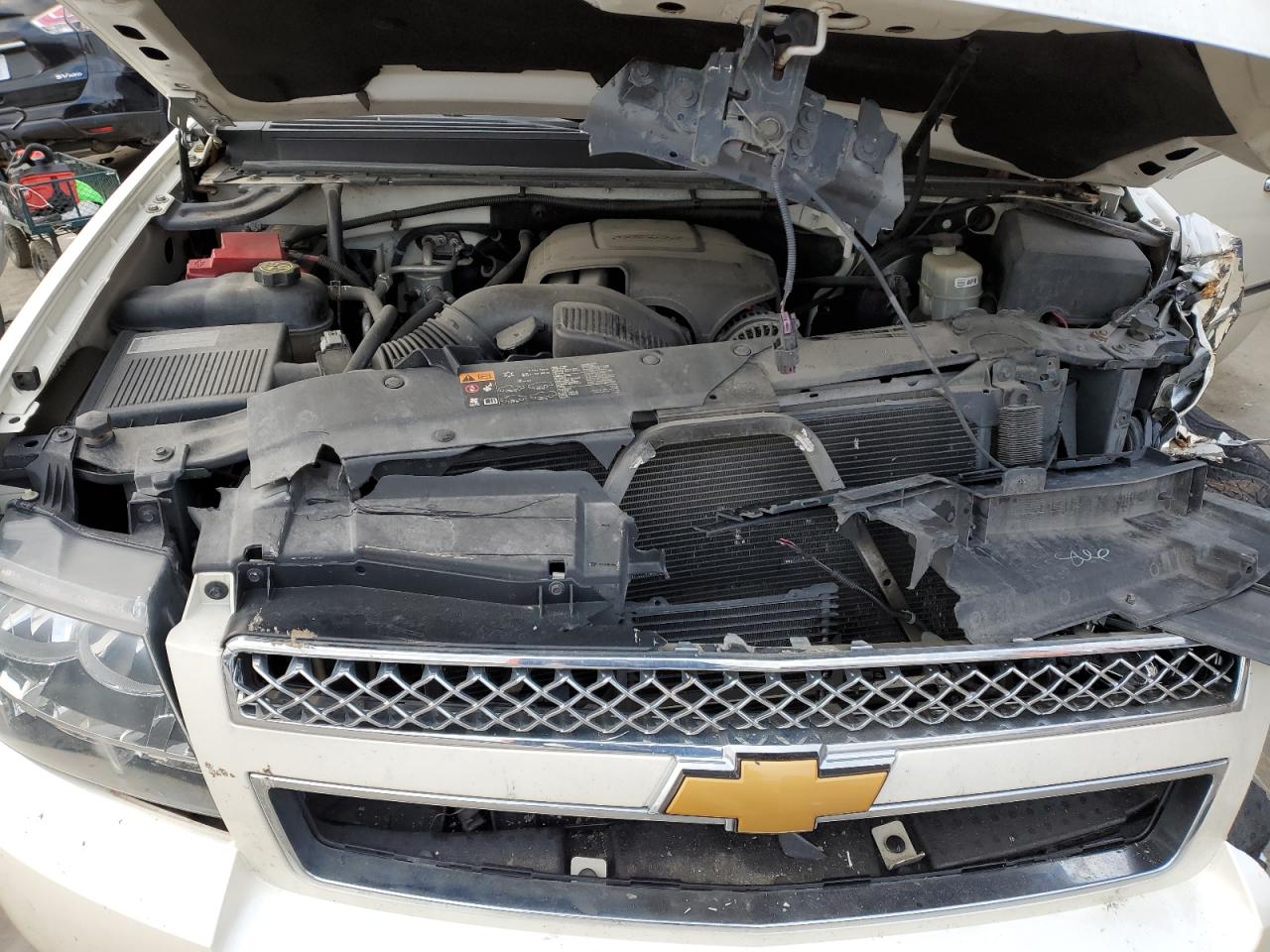 2013 Chevrolet Avalanche VIN 3GNTKGE75DG269982 Copart auction photo, front end / side damage thumbnail 11