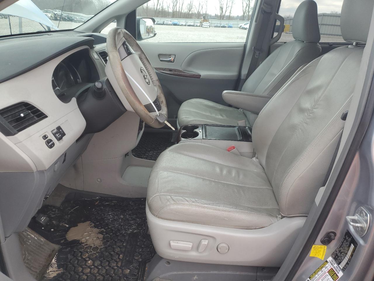 2012 Toyota Sienna VIN 5TDYK3DC0CS240900 Copart auction photo, front end / rear end damage thumbnail 7