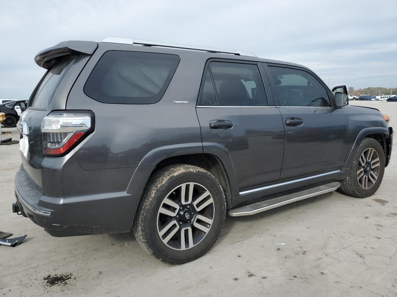 2014 Toyota 4Runner VIN JTEZU5JR5E5072162 Copart auction photo, front end damage thumbnail 3