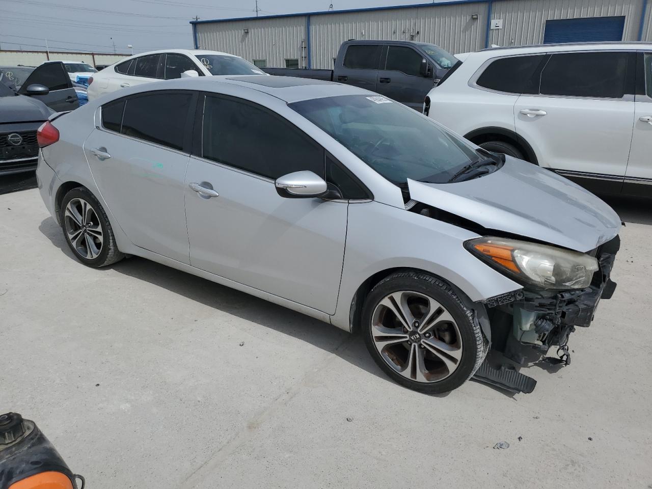 2016 KIA Forte VIN KNAFZ4A8XG5578466 Copart auction photo, front end / rear end damage thumbnail 4