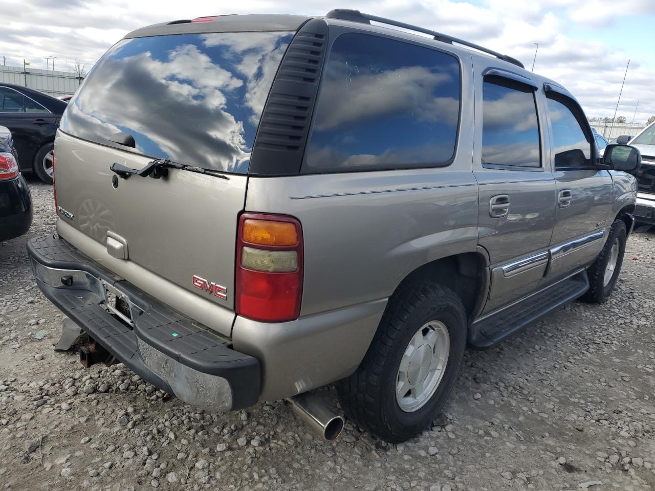 2003 GMC Yukon VIN 1GKEC13V93J286203 Copart auction photo, mechanical damage thumbnail 3