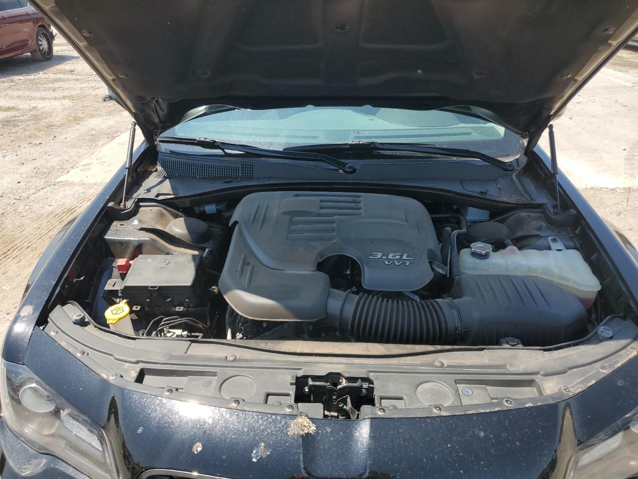 2018 Chrysler 300 VIN 2C3CCAAG8JH293413 Copart auction photo, all over damage thumbnail 11