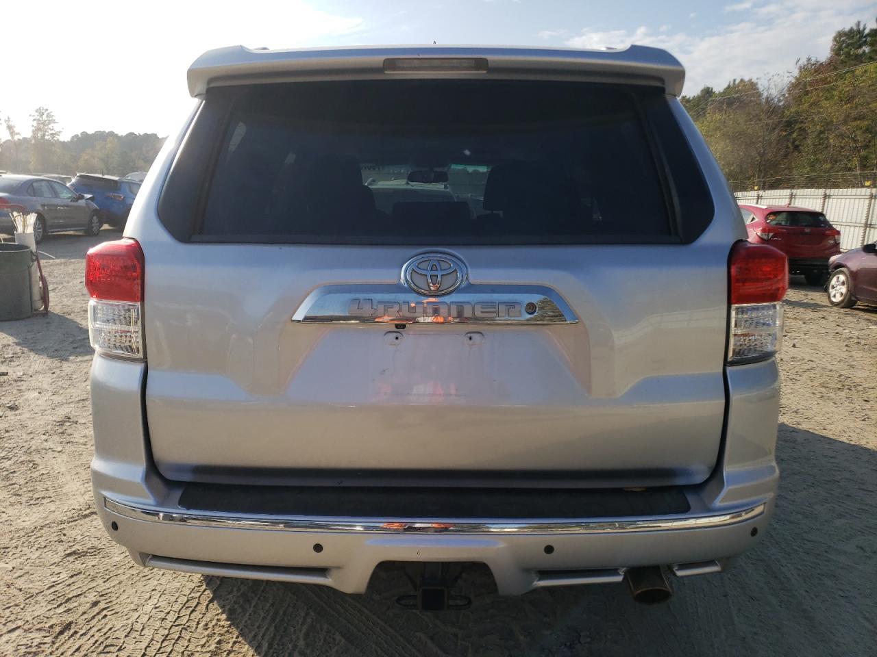 2011 Toyota 4Runner VIN JTEBU5JR9B5040893 Copart auction photo, front end / minor dent/scratches damage thumbnail 6