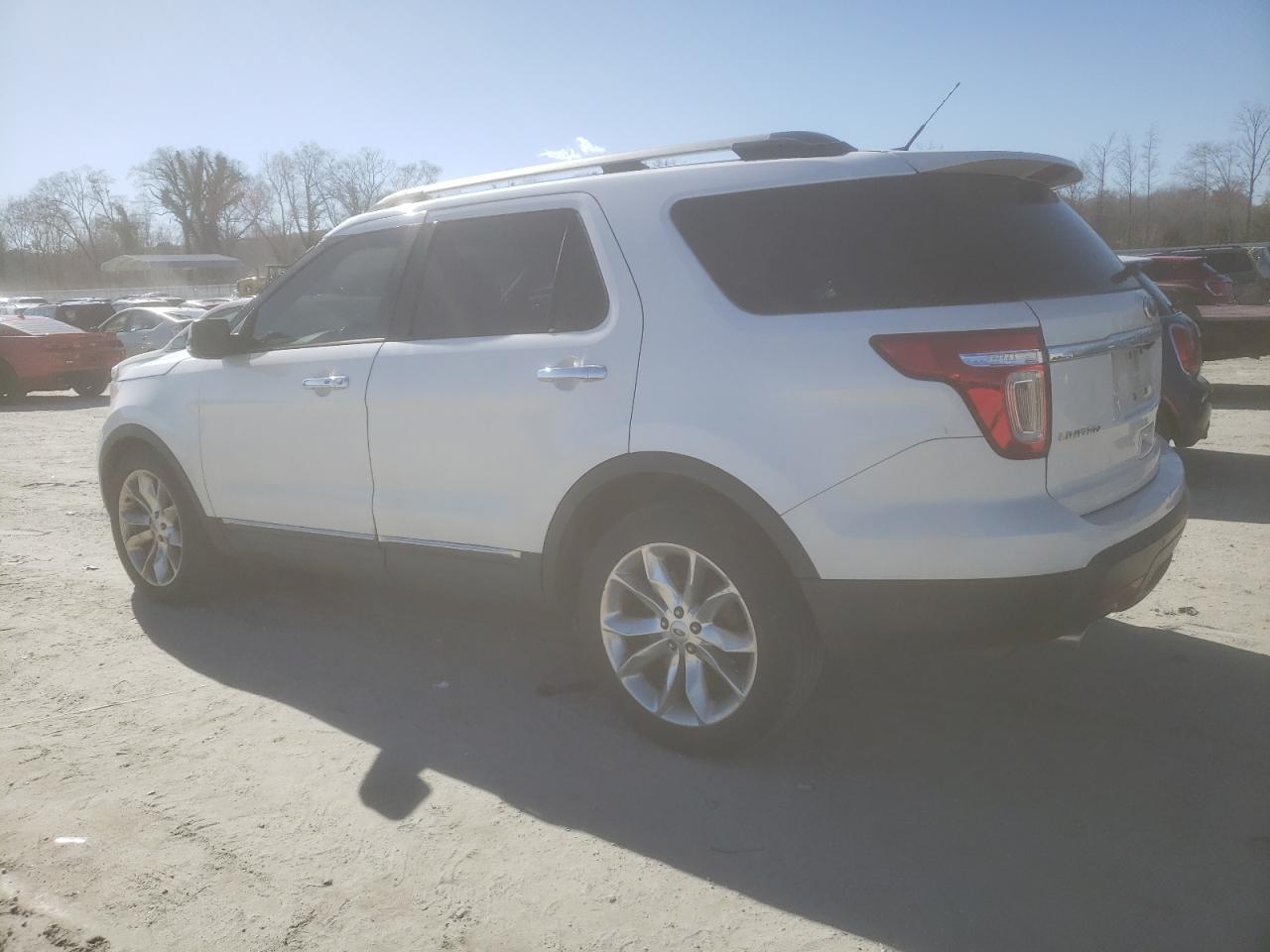 2015 Ford Explorer VIN 1FM5K7F80FGA24557 Copart auction photo, front end / side damage thumbnail 2