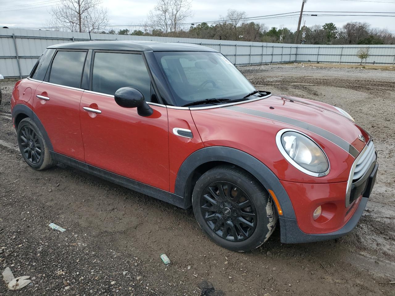 2015 MINI Cooper VIN WMWXS5C56FT837823 Copart auction photo, normal wear / mechanical damage thumbnail 4