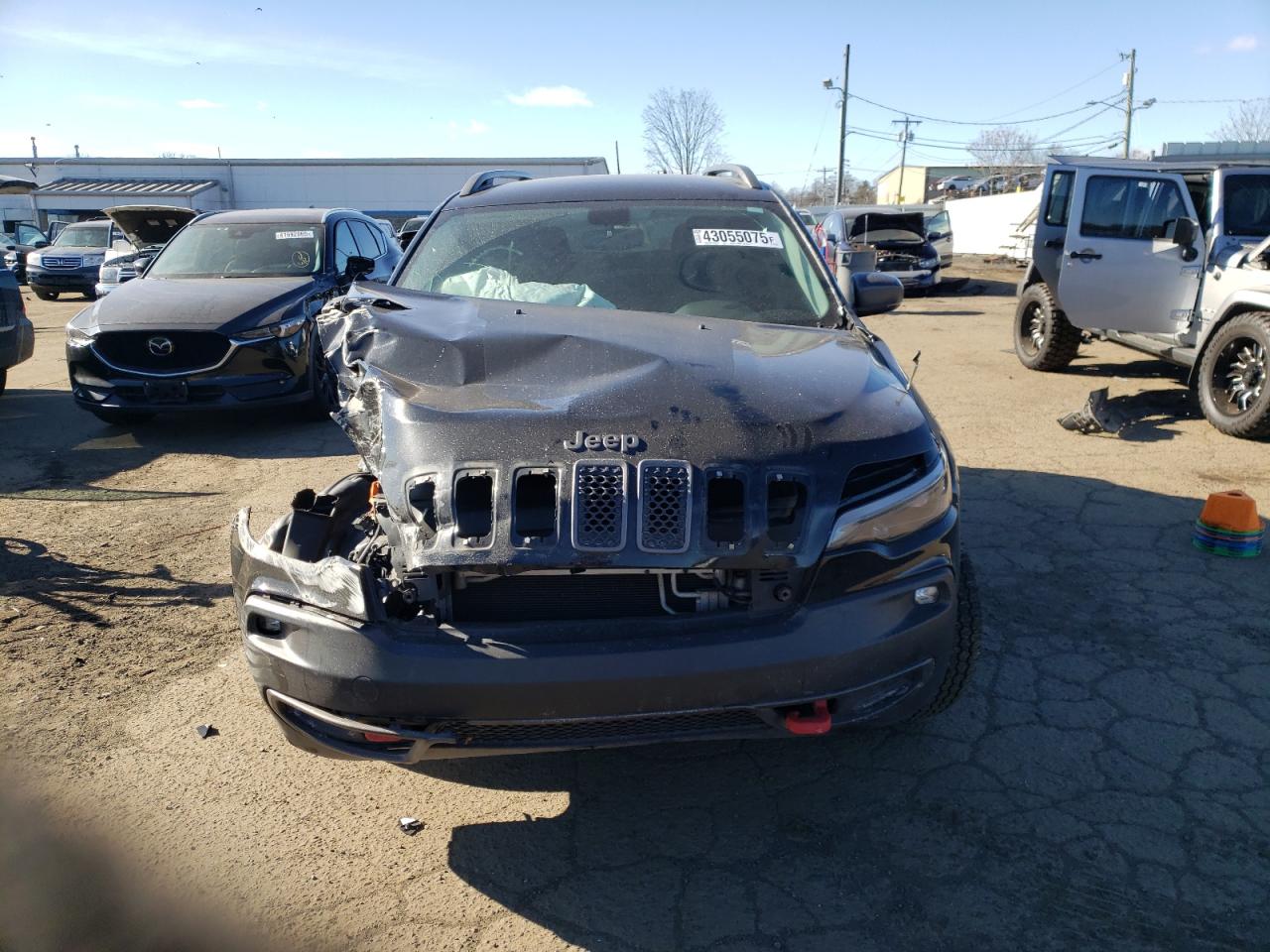 2019 Jeep Cherokee VIN 1C4PJMBX1KD298504 Copart auction photo, side / front end damage thumbnail 5