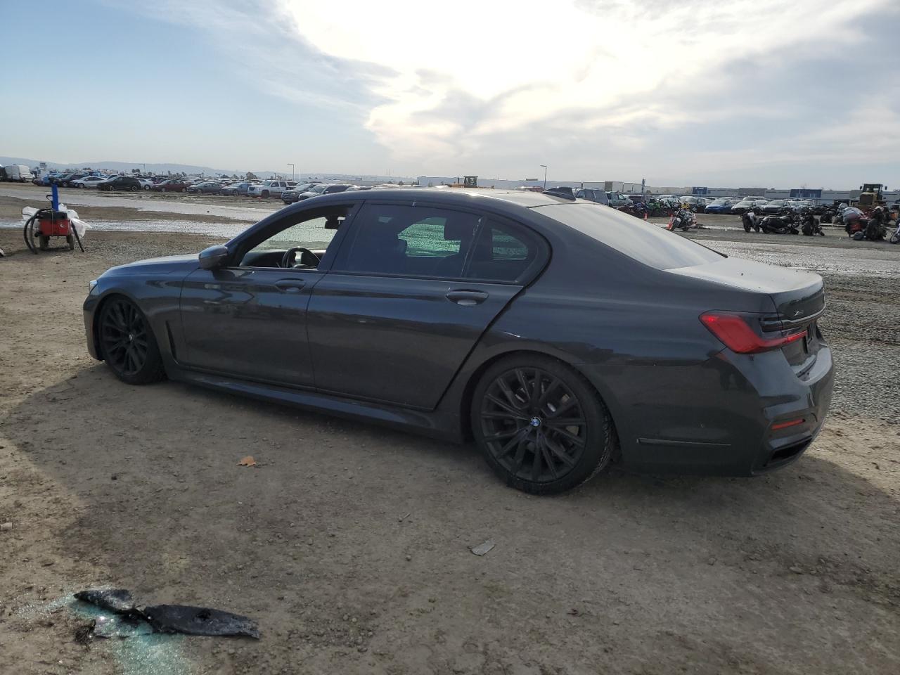 2022 BMW 7er VIN WBA7U2C00NCH65564 Copart auction photo, front end damage thumbnail 2