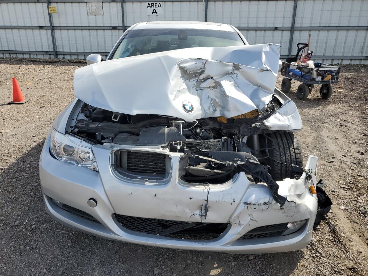 2011 BMW 3er VIN WBAPH7C58BE682877 Copart auction photo, front end / minor dent/scratches damage thumbnail 5