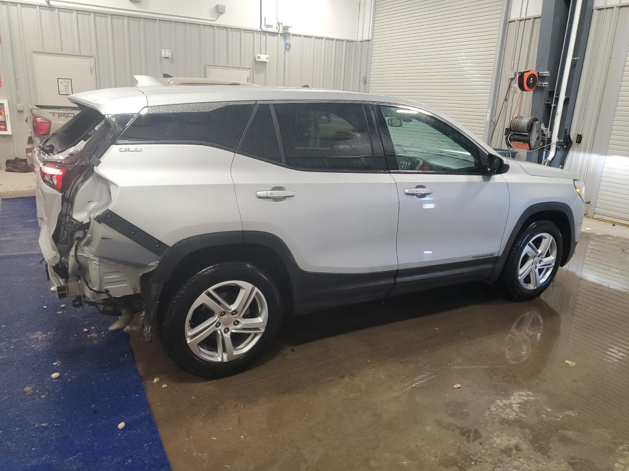 2018 GMC Terrain VIN 3GKALTEVXJL342002 Copart auction photo, rear end damage thumbnail 3