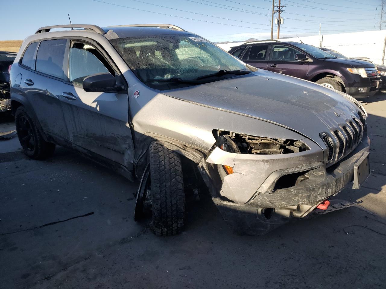2016 Jeep Cherokee VIN 1C4PJMBS3GW220404 Copart auction photo, front end / side damage thumbnail 4