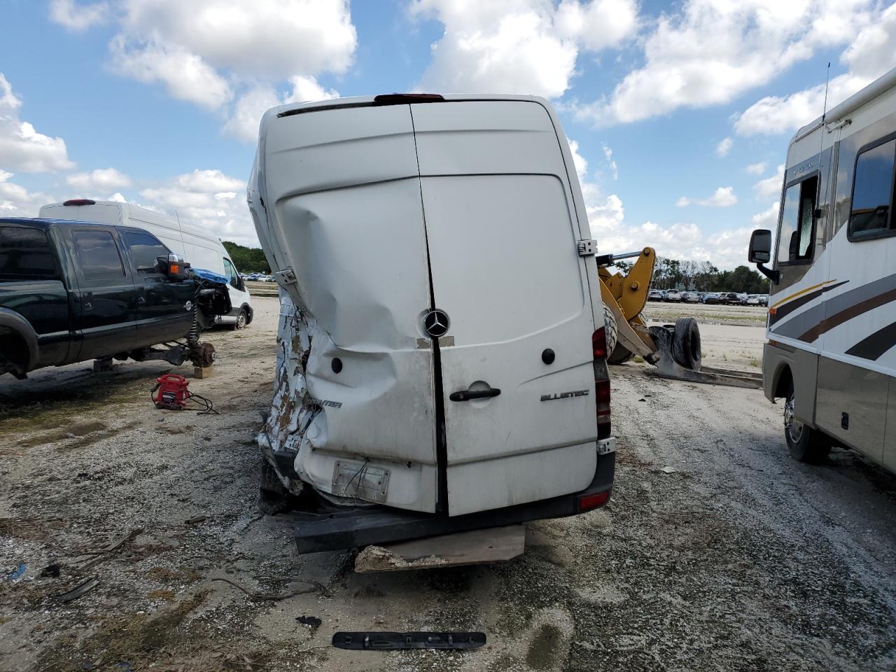 2015 Mercedes-Benz Sprinter VIN WD3PE8DC4FP113558 Copart auction photo, all over damage thumbnail 6