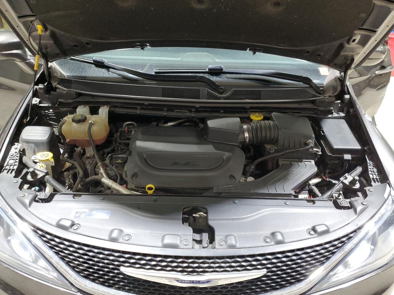 2019 Chrysler Pacifica VIN 2C4RC1BG9KR704804 Copart auction photo, side / front end damage thumbnail 13