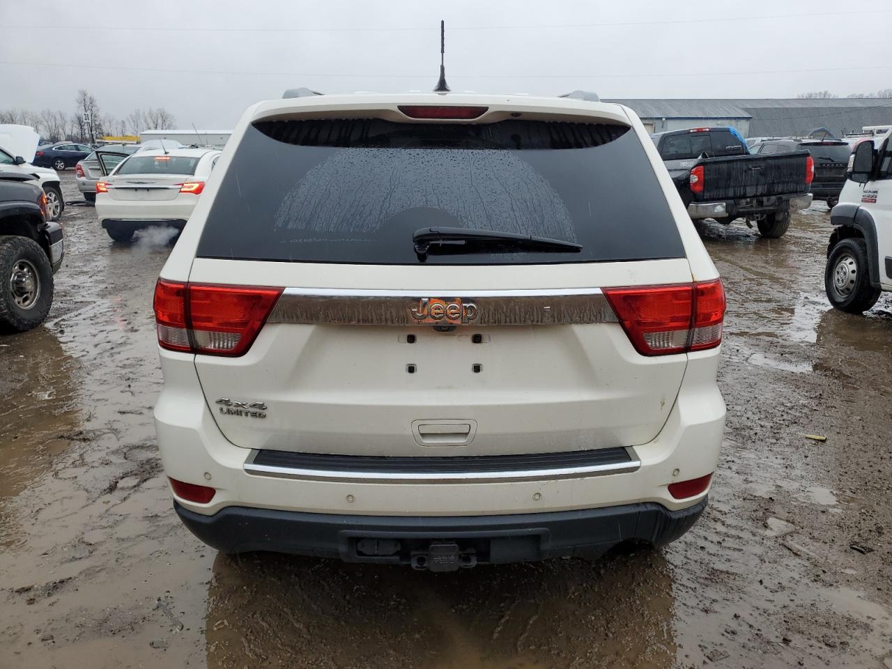 2012 Jeep Grand Cherokee VIN 1C4RJFBG7CC267589 Copart auction photo, front end / minor dent/scratches damage thumbnail 6