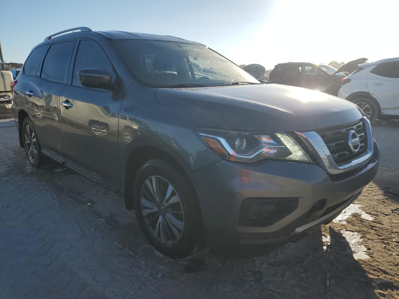 2018 Nissan Pathfinder VIN 5N1DR2MN1JC654106 Copart auction photo, side / minor dent/scratches damage thumbnail 4