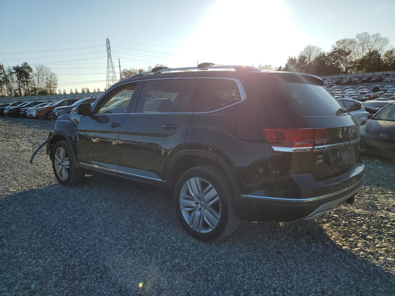 2019 Volkswagen Atlas VIN 1V2NR2CA4KC519578 Copart auction photo, front end damage thumbnail 2