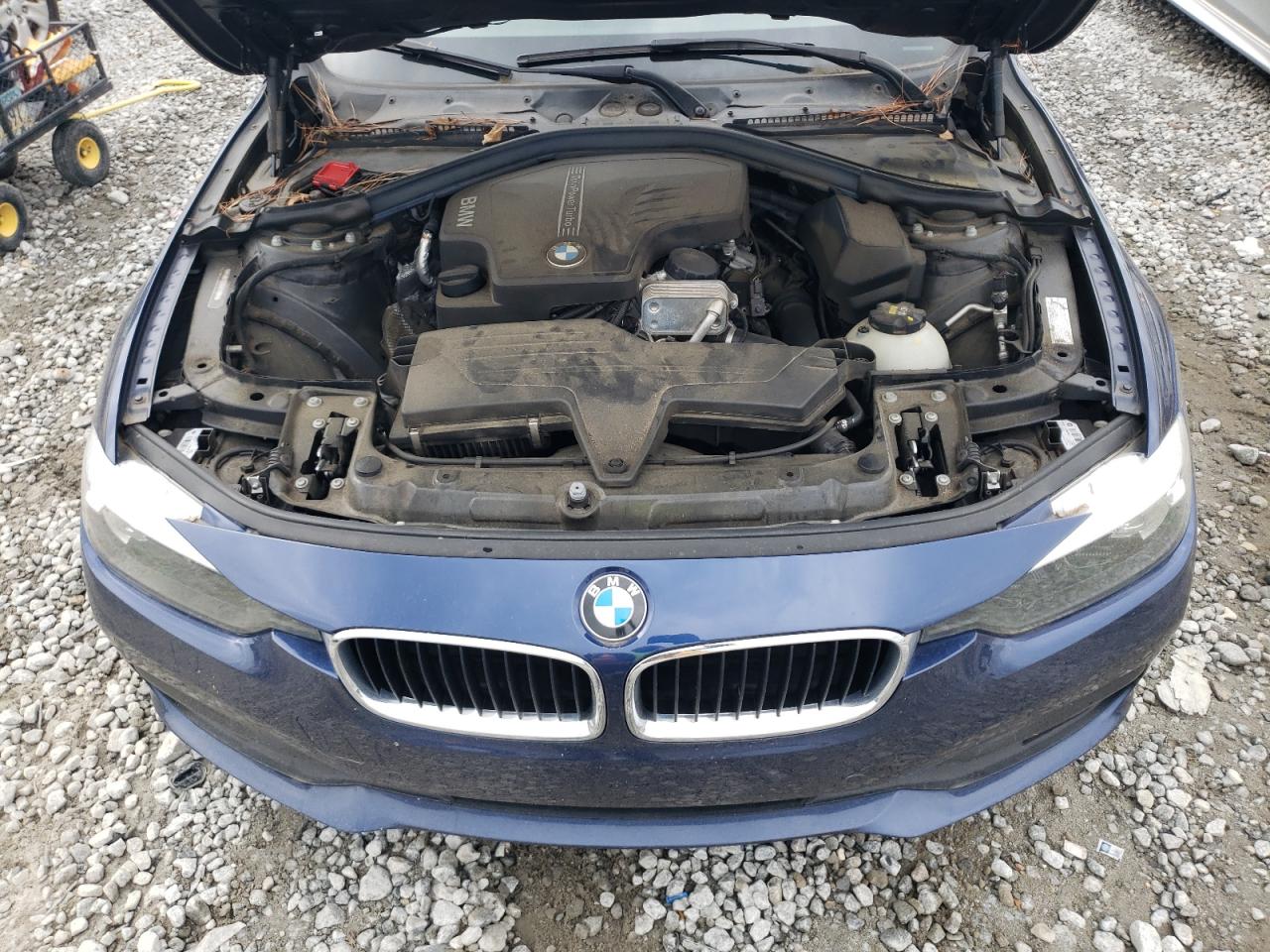2016 BMW 3er VIN WBA8E1G50GNT35085 Copart auction photo, side / minor dent/scratches damage thumbnail 11