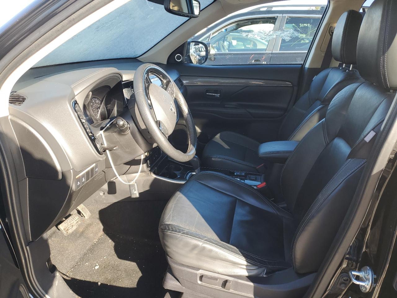 2019 Mitsubishi Outlander VIN JA4AZ3A30KZ038213 Copart auction photo, front end / minor dent/scratches damage thumbnail 7