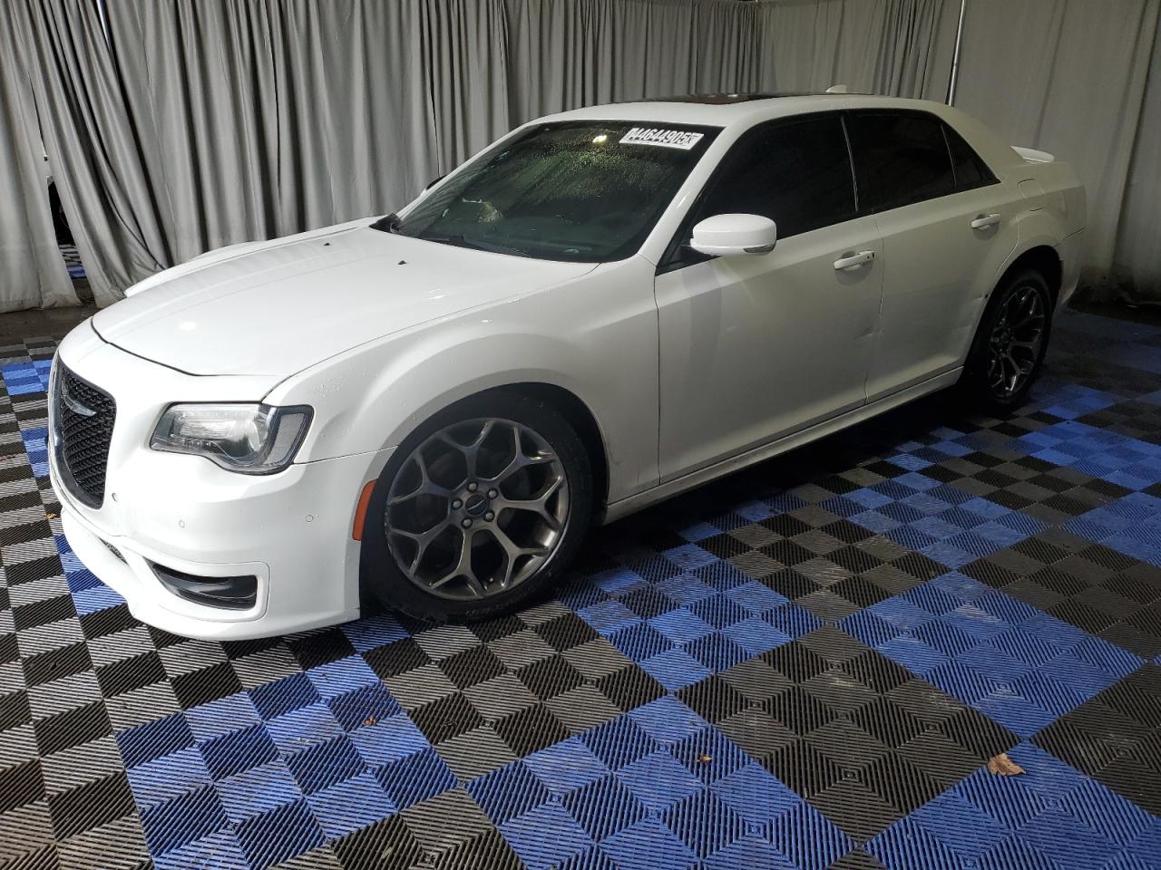 2018 Chrysler 300 VIN 2C3CCABG0JH243586