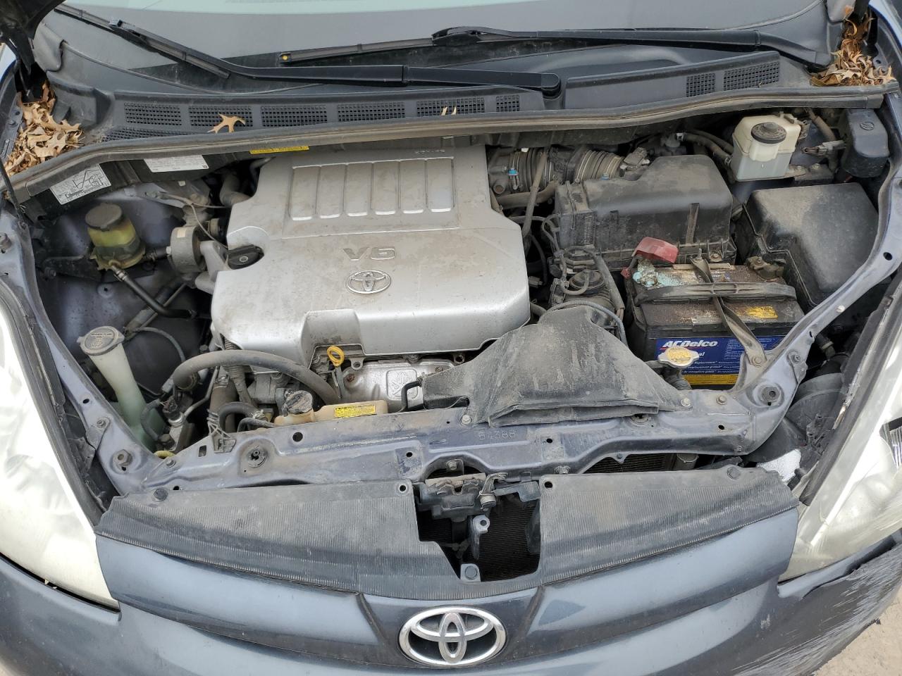 2010 Toyota Sienna VIN 5TDKK4CC6AS324729 Copart auction photo, front end damage thumbnail 13