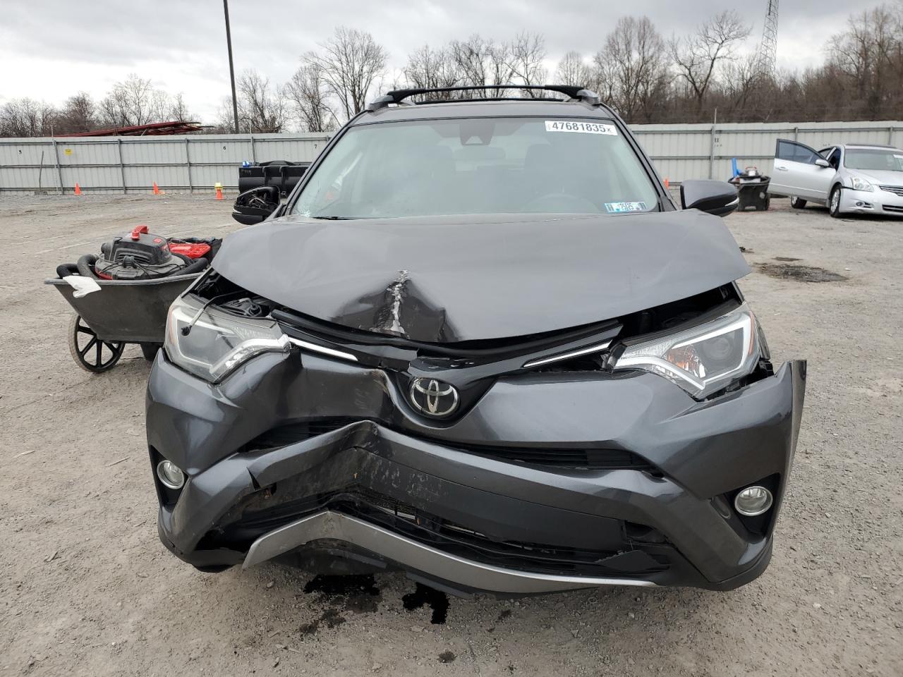 2018 Toyota RAV 4 VIN JTMRFREV6JJ209060 Copart auction photo, front end / side damage thumbnail 5