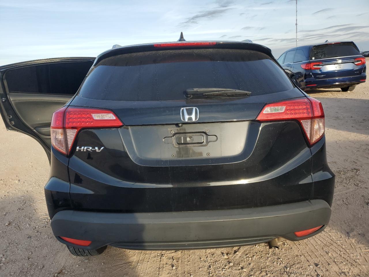 2017 Honda HR-V VIN 3CZRU5H79HM727408 Copart auction photo, side / front end damage thumbnail 6