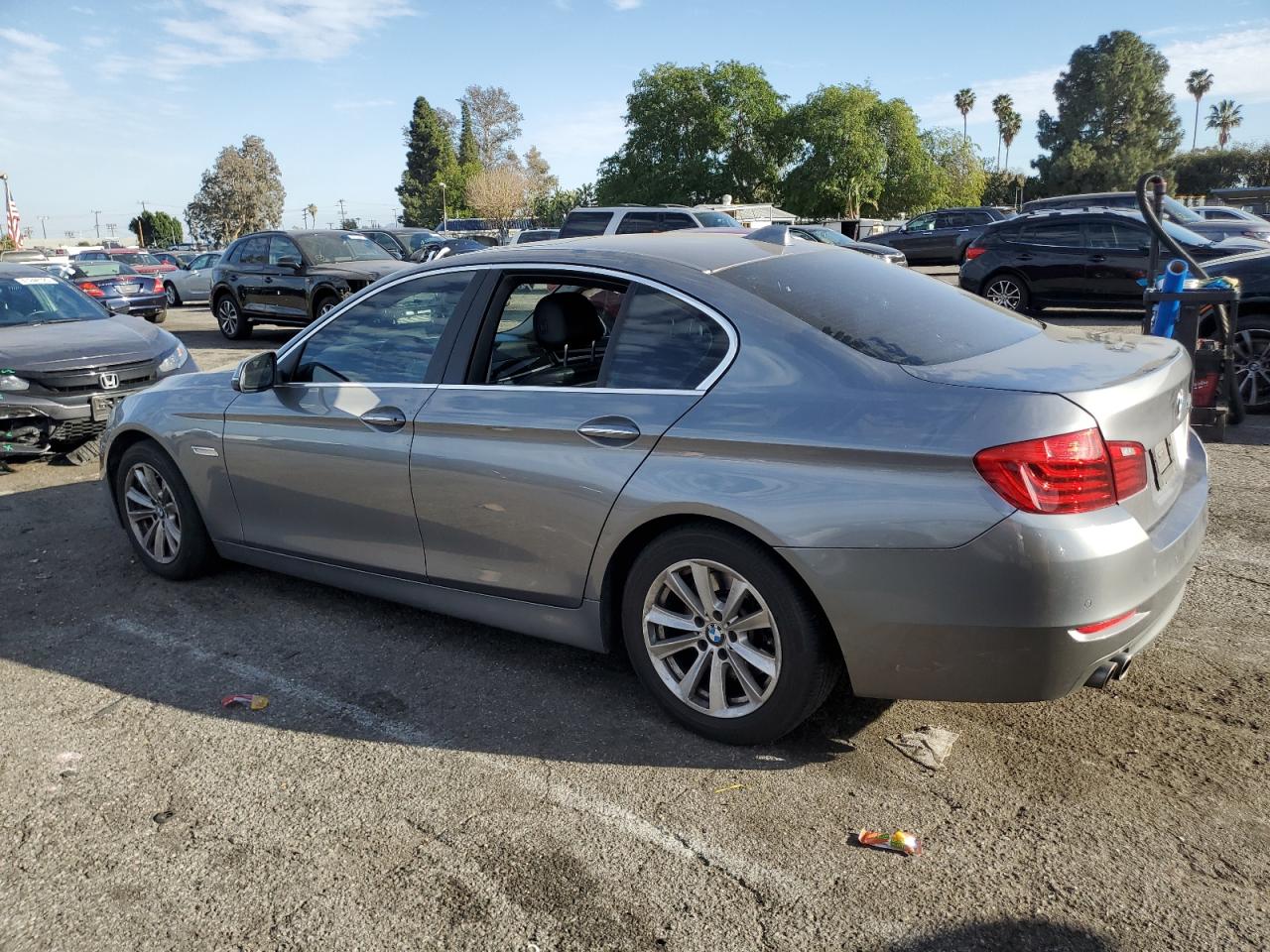 2016 BMW 5er VIN WBA5A5C58GG349493 Copart auction photo, front end / minor dent/scratches damage thumbnail 2