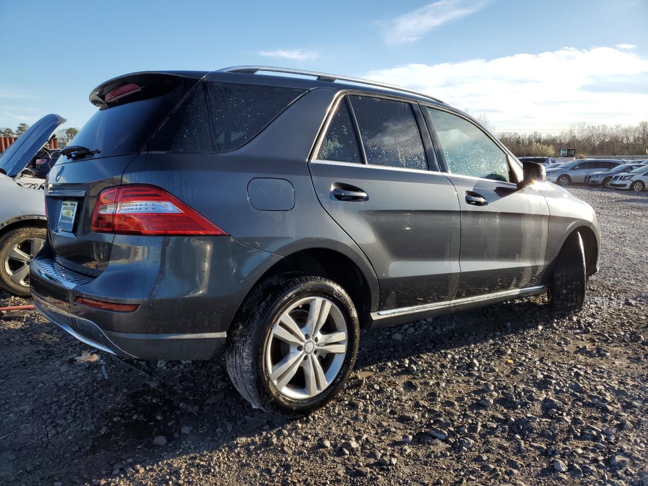 2013 Mercedes-Benz M-klasse VIN 4JGDA5JB8DA256832 Copart auction photo, front end / side damage thumbnail 3