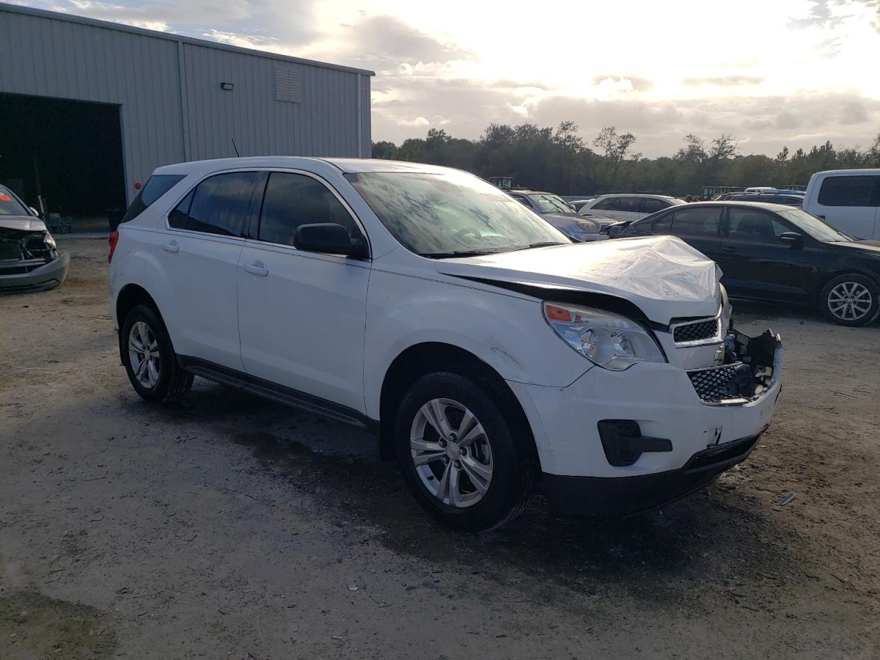 2014 Chevrolet Equinox VIN 1GNALAEK2EZ105645 Copart auction photo, front end damage thumbnail 4
