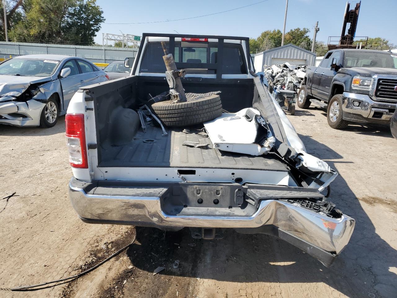 2022 RAM 3500 VIN 3C63R3GLXNG318593 Copart auction photo, all over damage thumbnail 6