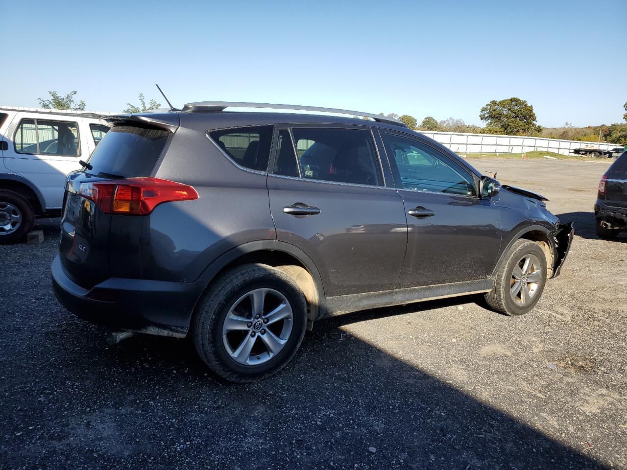 2015 Toyota RAV 4 VIN 2T3WFREV8FW202980 Copart auction photo, front end damage thumbnail 3