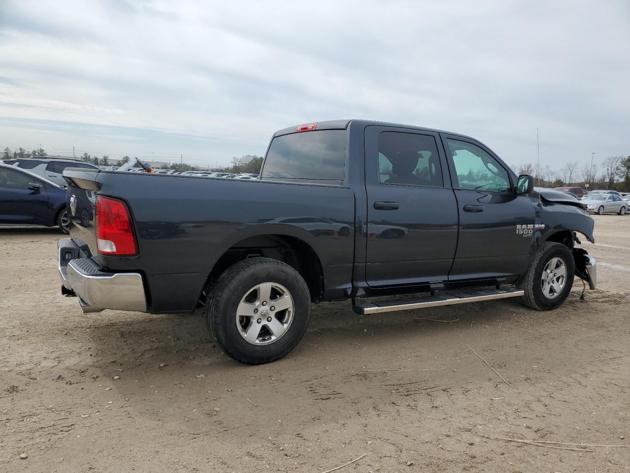 2020 RAM 1500 VIN 3C6RR6KT0LG290092 Copart auction photo, front end / minor dent/scratches damage thumbnail 3