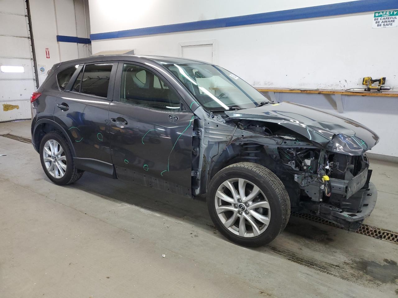 2014 Mazda CX-5 VIN JM3KE4DY4E0394263 Copart auction photo, front end / side damage thumbnail 4