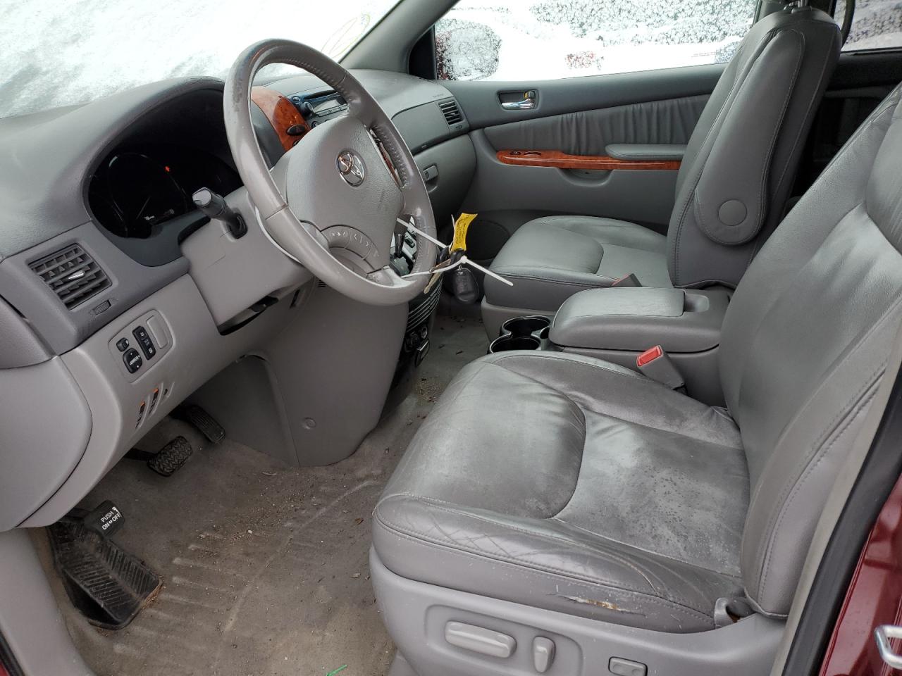 2008 Toyota Sienna VIN 5TDZK22C78S117359 Copart auction photo, front end damage thumbnail 7