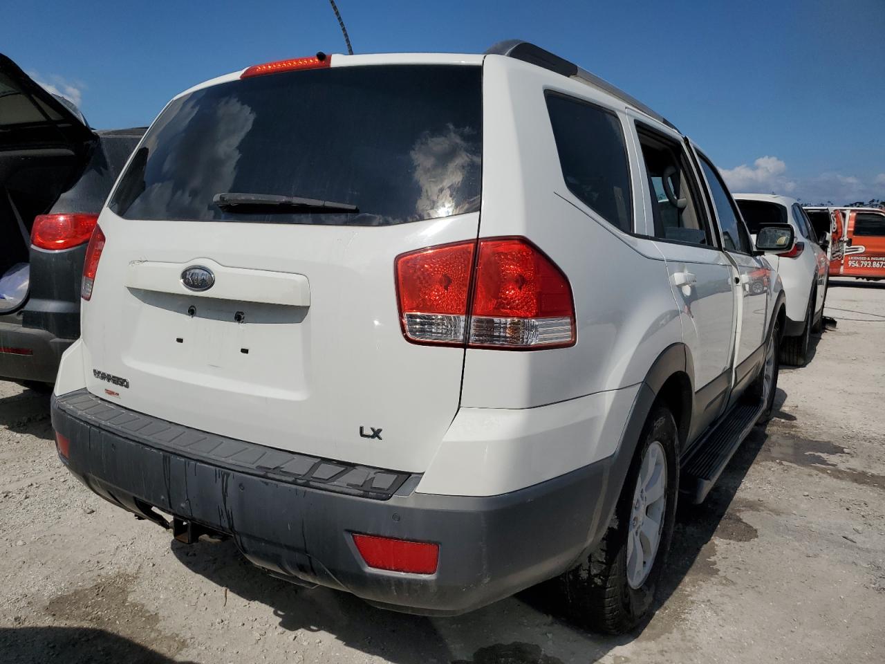 2009 KIA Mohave (borrego) VIN KNDJJ741695010898 Copart auction photo, water/flood damage thumbnail 3