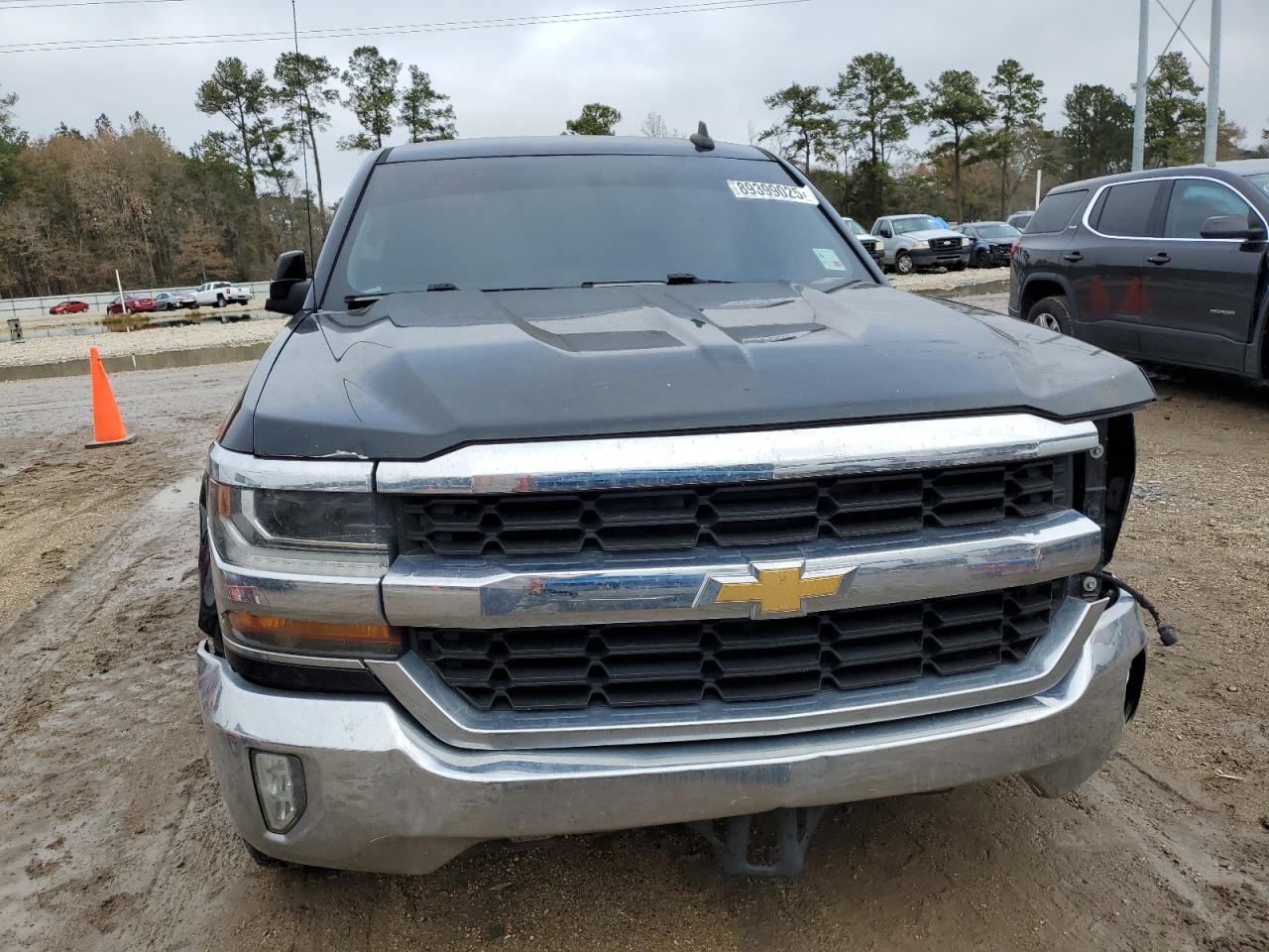 2018 Chevrolet Silverado VIN 3GCPCREC9JG101614 Copart auction photo, front end / side damage thumbnail 5