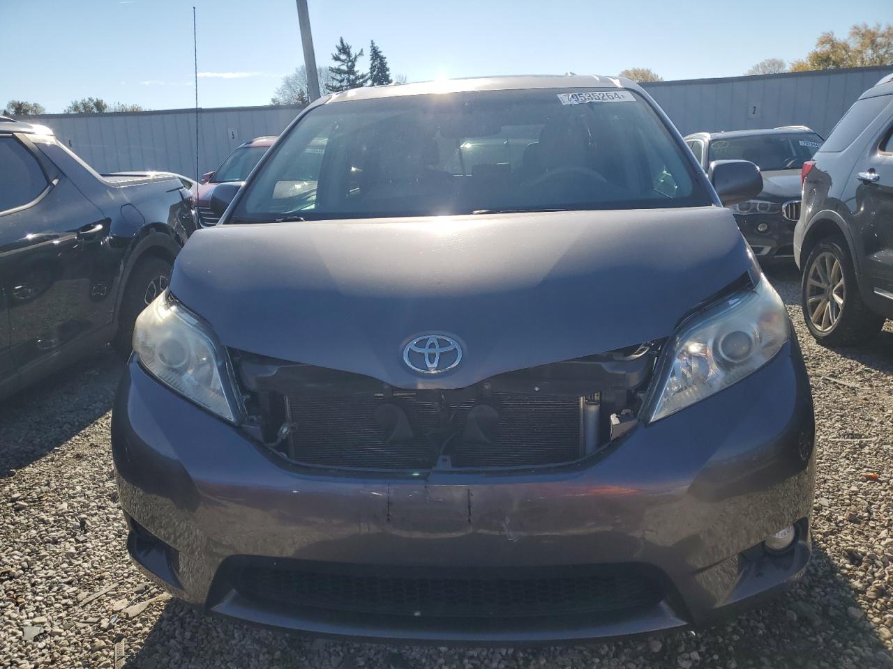 2011 Toyota Sienna VIN 5TDYK3DC5BS071701 Copart auction photo, rear end / front end damage thumbnail 5