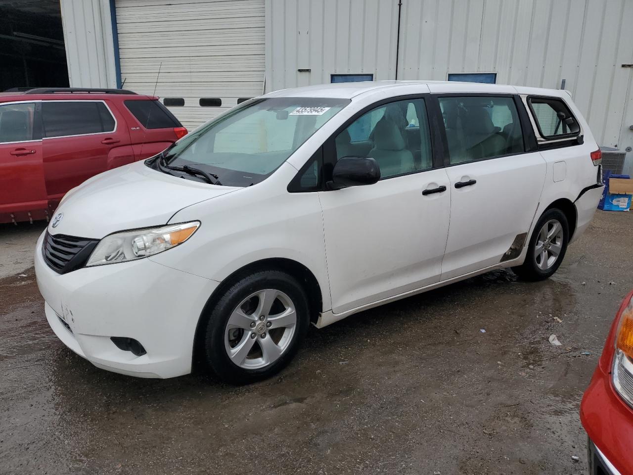 2011 Toyota Sienna VIN 5TDZK3DC8BS081241