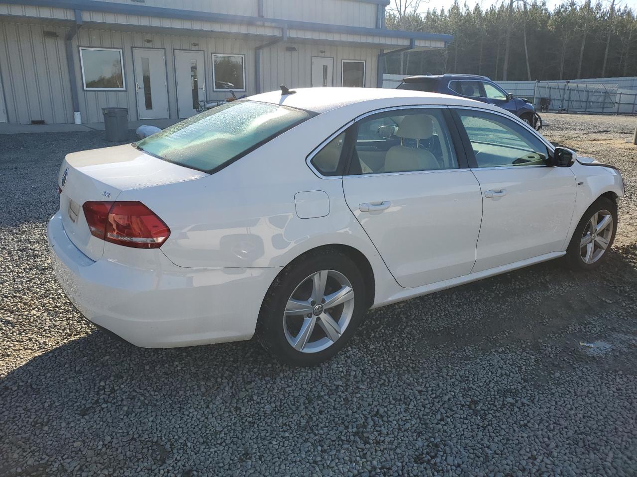2015 Volkswagen Passat VIN 1VWAT7A34FC114665 Copart auction photo, front end damage thumbnail 3