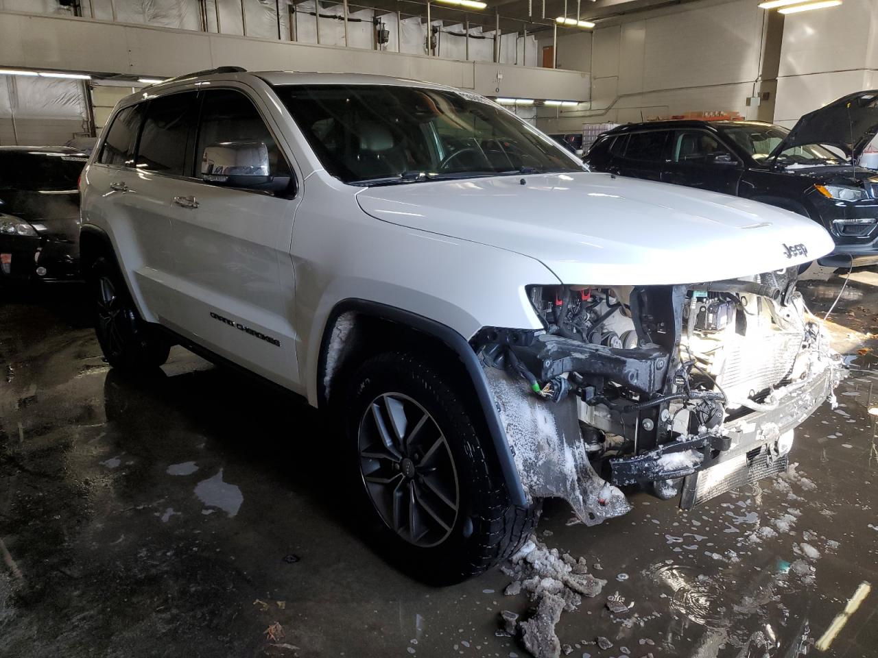 2018 Jeep Grand Cherokee VIN 1C4RJFBG4JC285464 Copart auction photo, front end damage thumbnail 4