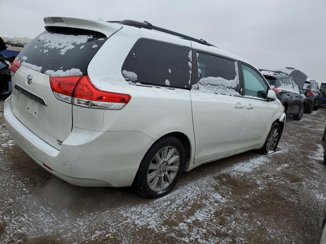 2012 Toyota Sienna VIN 5TDDK3DC4CS030704 Copart auction photo, side / front end damage thumbnail 3