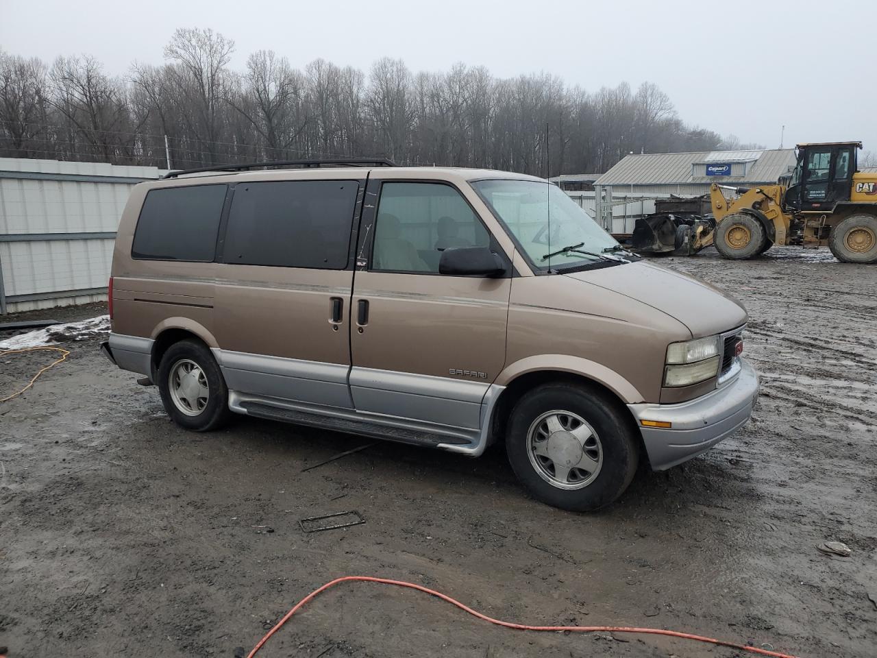 2000 GMC Safari VIN 1GKDM19W9YB537215 Copart auction photo, rear end / side damage thumbnail 4
