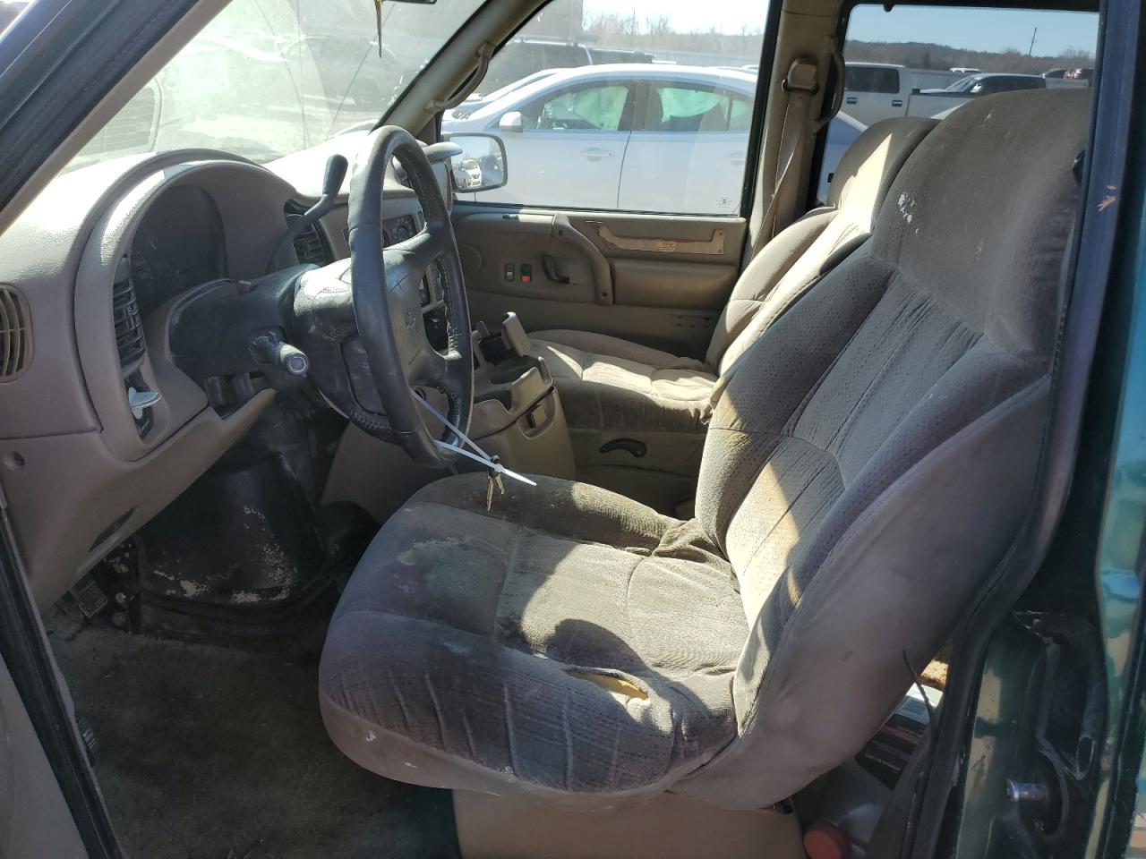 1998 Chevrolet Astro VIN 1GBDM19W2WB142029 Copart auction photo, rear end / all over damage thumbnail 7