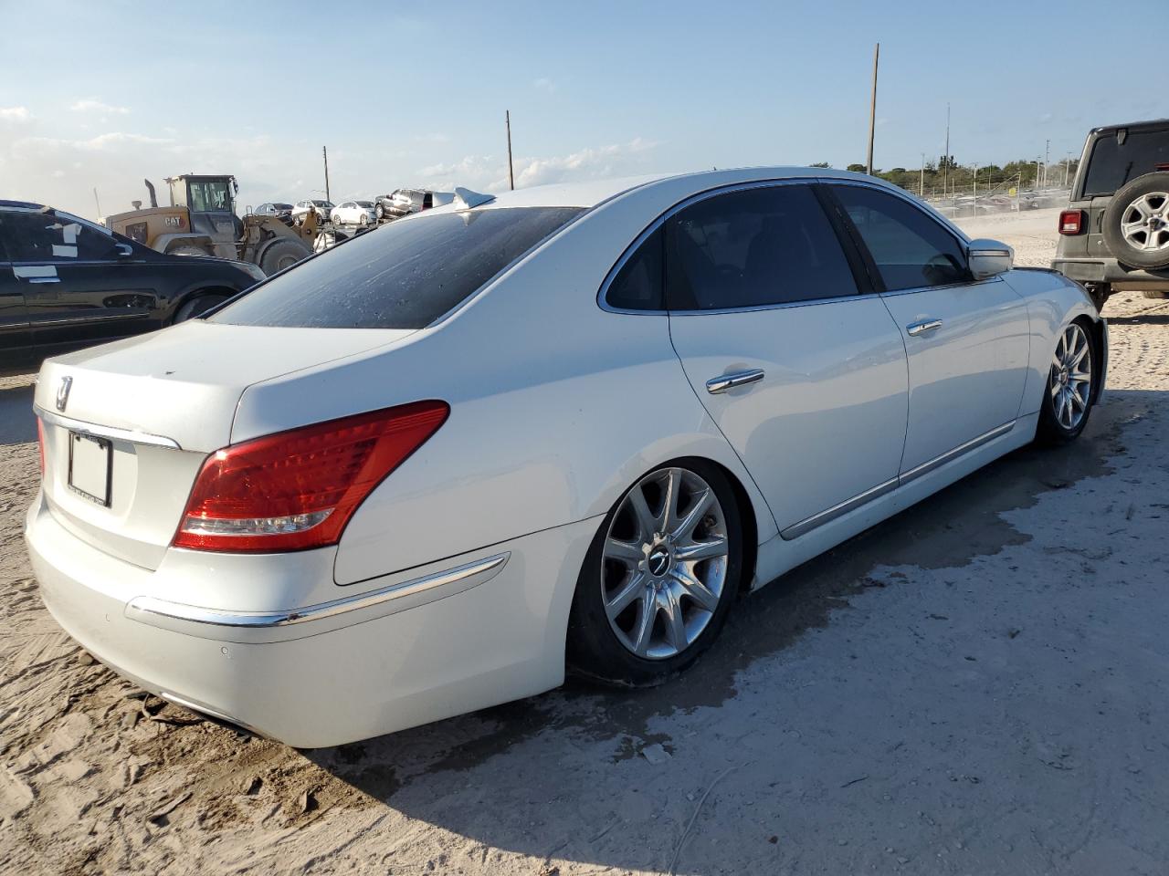 2011 Hyundai Equus VIN KMHGH4JF1BU029323 Copart auction photo, front end / minor dent/scratches damage thumbnail 3