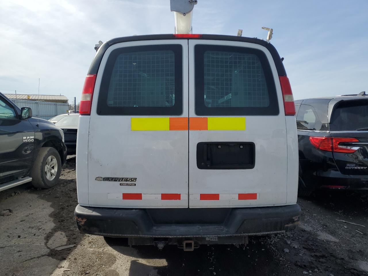 2013 Chevrolet Express VIN 1GCWGFCA7D1142973 Copart auction photo, minor dent/scratches damage thumbnail 6